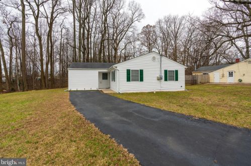 1327 Saxon St, Woodbridge, VA 22191-2947