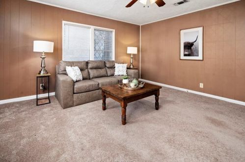 729 Garden Acres Blvd, Bryan, TX 77802-4006