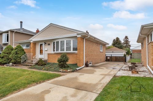 4616 Kolze Ave, Schiller Park, IL 60176-1610