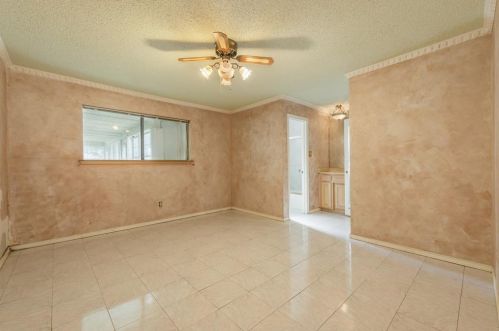 100 Grand Mdw Dr, Fort Worth TX 76108-3942 exterior