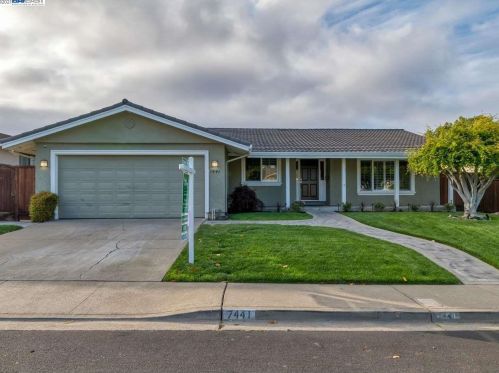 7441 Flagstone Dr, Pleasanton, CA 94588-4208