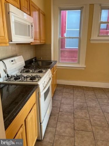 5325 Camac St, Philadelphia PA  19141-2921 exterior