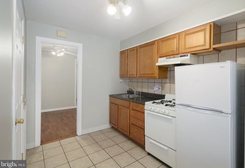 924 10th St, Philadelphia PA  19147-3741 exterior