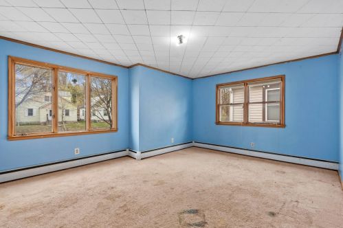 143 Bates Ave, Saint Paul MN  55106-6328 exterior