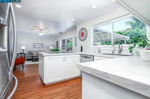 3719 Parkmall Ct, Concord CA  94519-1421 exterior