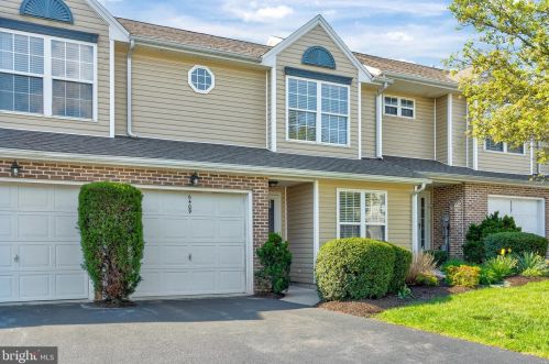 6409 Terrace Ct, Harrisburg, PA 17111-7034