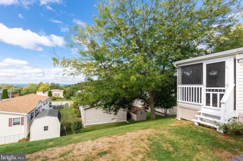 24 Raptor Dr, Hanover PA 17331-8159 exterior