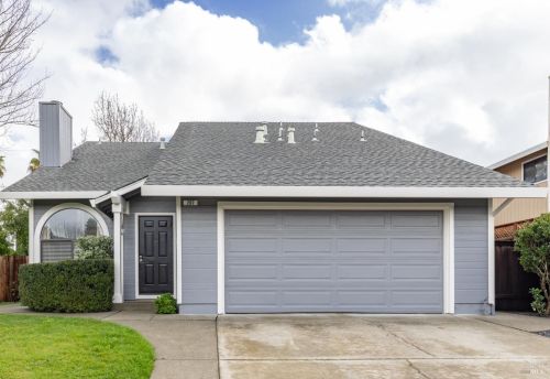 207 Othello Ct, Windsor, CA 95492-8530