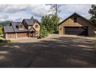 650 Southridge Way, Roseburg, OR 97470-1171
