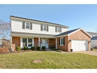 832 Prince Charles Ct, Schaumburg, IL 60195-2933