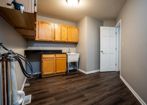 630 Merganser Dr, Hobart IN 46342-9487 exterior