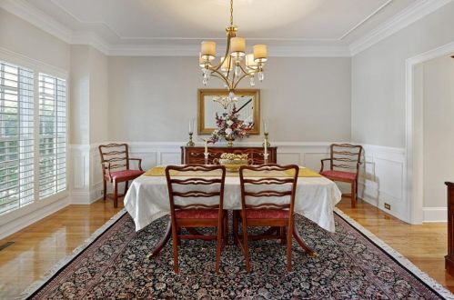 2527 Brookline Cir, Atlanta GA  30319-3690 exterior
