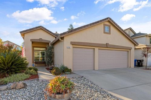 8285 Red Elk Dr, Elk Grove, CA 95758-7943