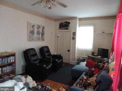 213 Broadway, Hanover PA 17331-2503 exterior