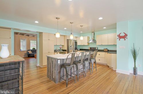 213 Avondale Cir, Severna Park MD  21146-4403 exterior