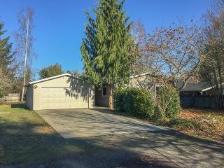 306 Roth St, Amity, OR 97101-1314
