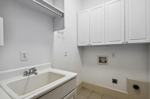 33 Habersham Cove Dr, Atlanta GA  30305-5402 exterior