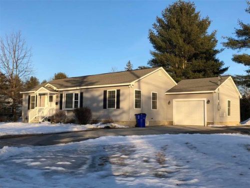 4 Autumn St, Goffstown, NH 03045-1727