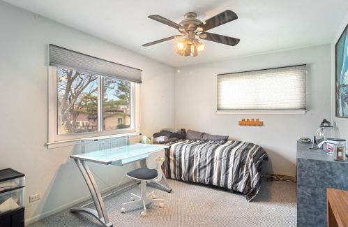 115 Eastwood Dr, Bannockburn IL  60015-5009 exterior