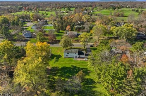 652 Thruway Dr, Bridgewater, NJ 08807-1643