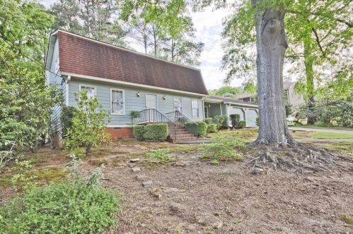 4260 Autumn Woods Ct, Stone Mountain, GA 30083-5247