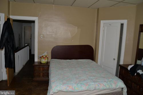 5821 12 St, Philadelphia PA 19141-4112 exterior