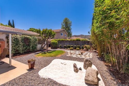 1755 Emory Ave, Simi Valley CA 93063-5005 exterior