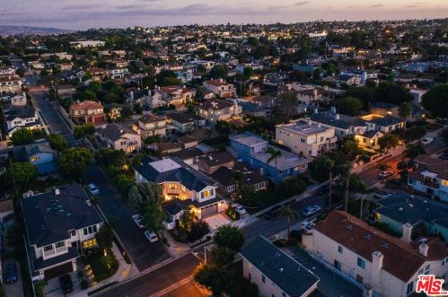 1350 23rd St, Manhattan Beach, CA 90266-4008