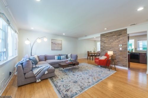 7 Rutgers St, Town Center, NJ 07052-2511