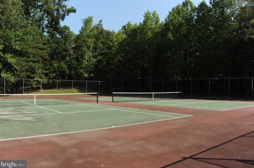 8105 Willowdale Ct, Springfield VA  22153-3620 exterior