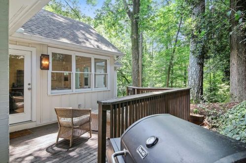 716 Forrest Trl, Atlanta GA  30318-2518 exterior