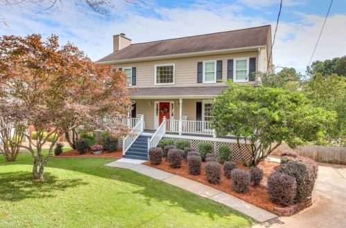 900 Coach House Dr, Tucker, GA 30084-1514