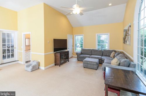 54 Ettl Cir, Princeton NJ  08540-2327 exterior