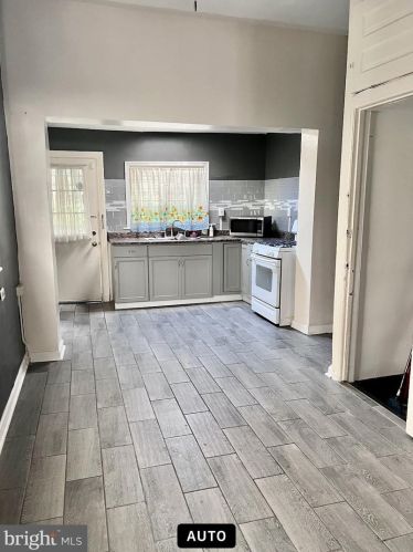 2526 22nd St, Philadelphia PA 19132-1514 exterior