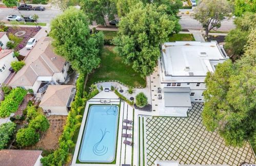 1616 Wabasso Way, Glendale CA  91208-2441 exterior