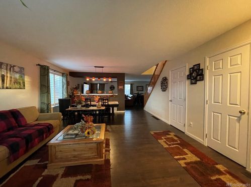 5226 Riviera Cir, Aurora CO 80015-6016 exterior