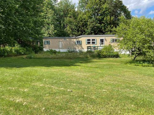 29 Lakewood Dr, Belmont, NH 03220-3613