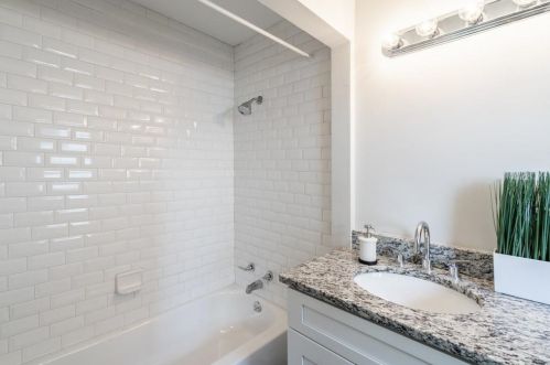 2350 Manor Ave, Atlanta GA  30344-1028 exterior