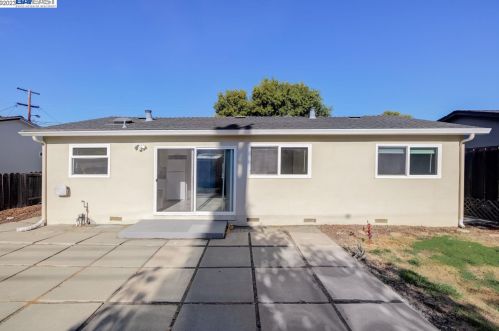 1416 Sunshine Dr, Concord CA  94520-4069 exterior