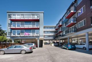 1201 Funston Ave, San Francisco CA  94122-2161 exterior