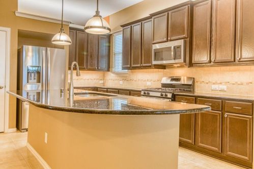 302 Round Lake Dr, Richmond TX 77469-1778 exterior