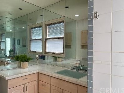 2940 Floral Ave, Riverside CA  92507-3223 exterior