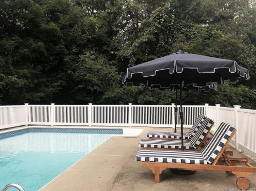32 White Birch Ln, Bethlehem CT  06751-1119 exterior