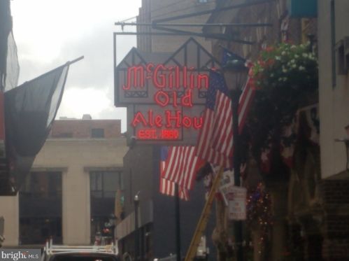 106 13th St, Philadelphia PA  19107-4522 exterior