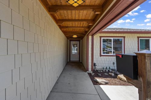 140 White Chapel Dr, Benicia, CA 94510-1627