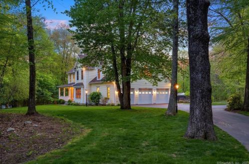 330 Round Hill Rd, Colchester, CT 06420-3832