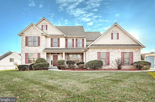 2154 Bernays Dr, York, PA 17404-1496