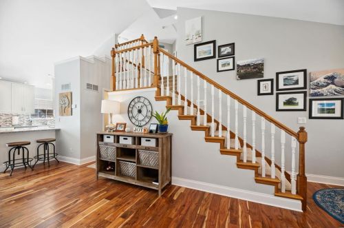 518 Winter Garden Dr, Fenton, MO 63026-6573