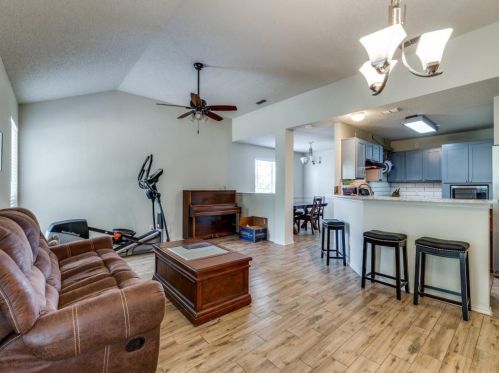 9037 Tyne Trl, Fort Worth TX  76118-7566 exterior