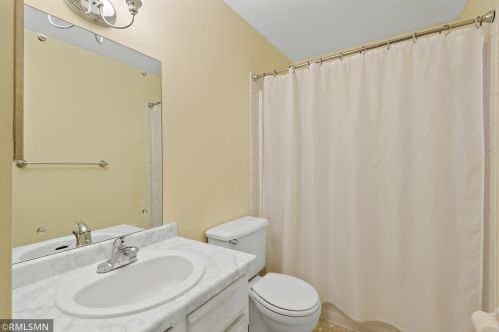 4828 Grenwich Way, Saint Paul MN  55128-2039 exterior